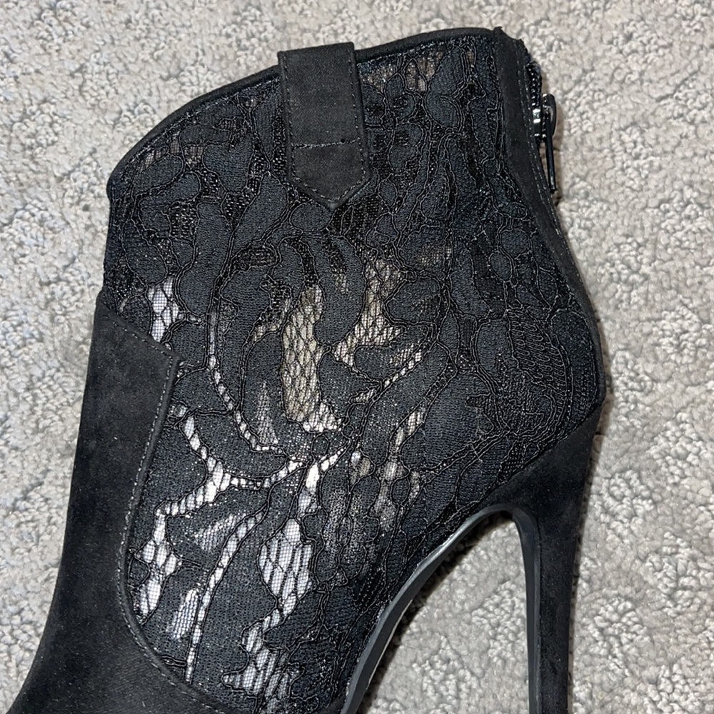 Lace booties - Picture 2 of 5